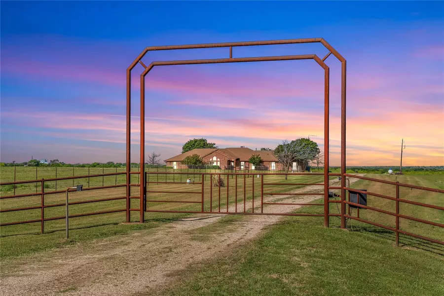 584 S Hanath Kuehl RD, Riesel, TX 76682