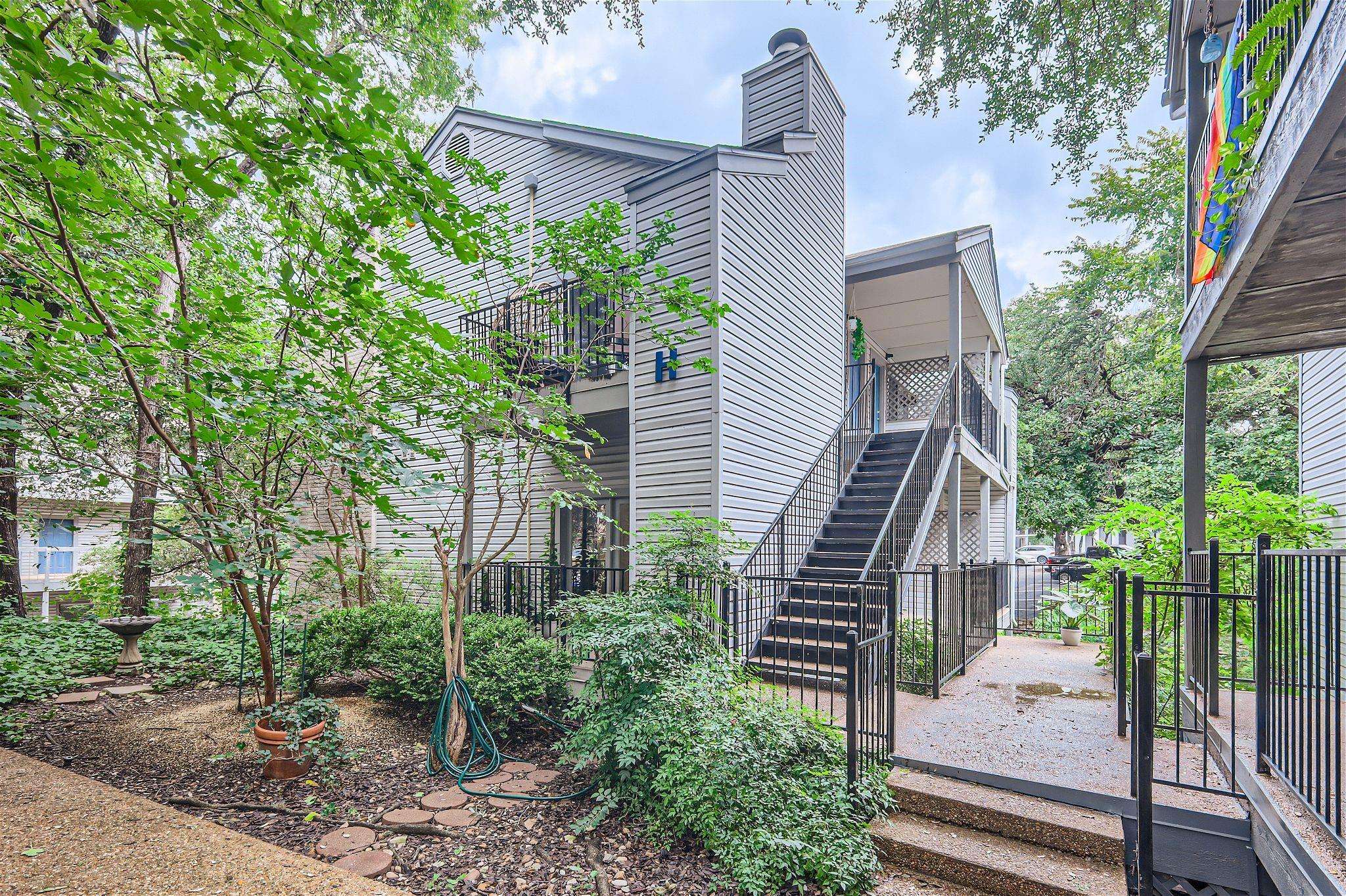 802 S 1st ST #215, Austin, TX 78704