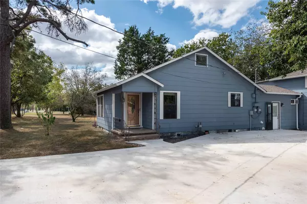 406 Lexington RD #1, Elgin, TX 78621