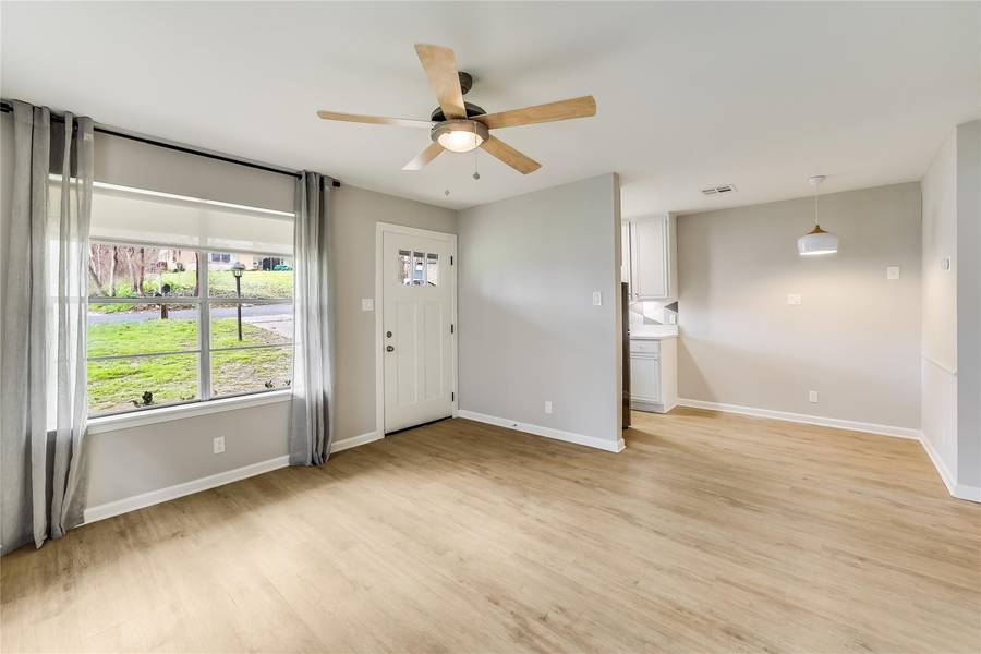 1612 Elmhurst DR #B, Austin, TX 78741