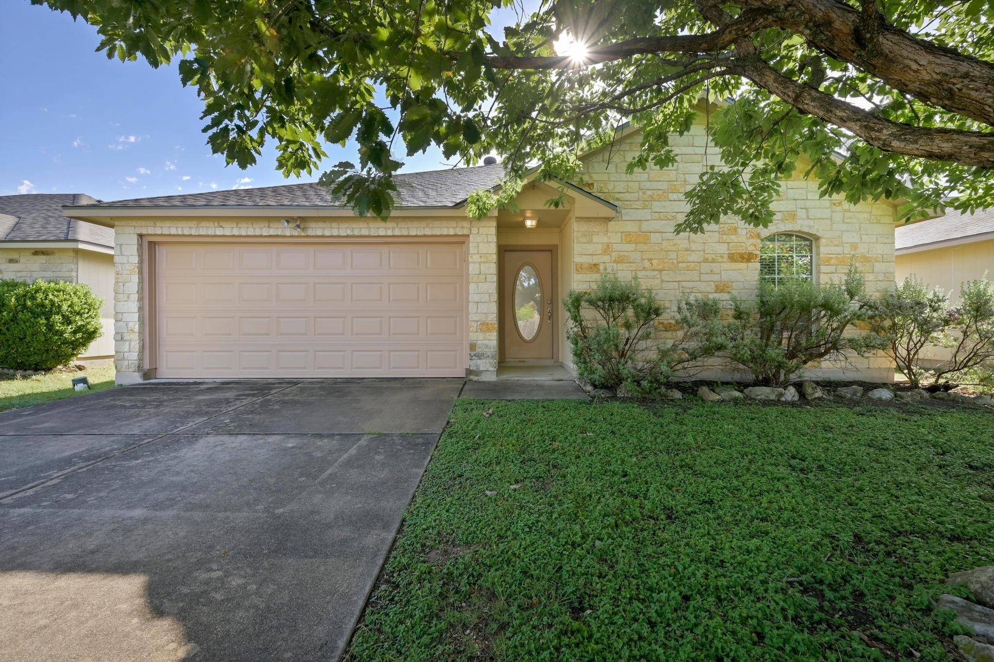 308 Copper LN, Jarrell, TX 76537