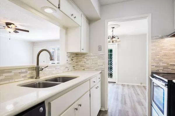 Austin, TX 78736,6718 Silvermine DR #201