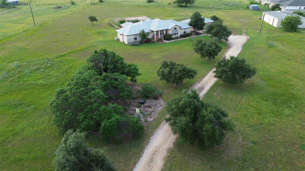 400 Hyview LN, Hutto, TX 78634