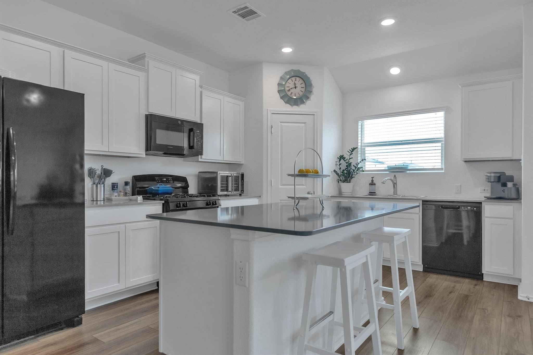 408 Sebring CIR, Hutto, TX 78634
