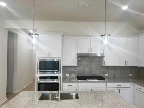 Kyle, TX 78640,247 Du Bois DR