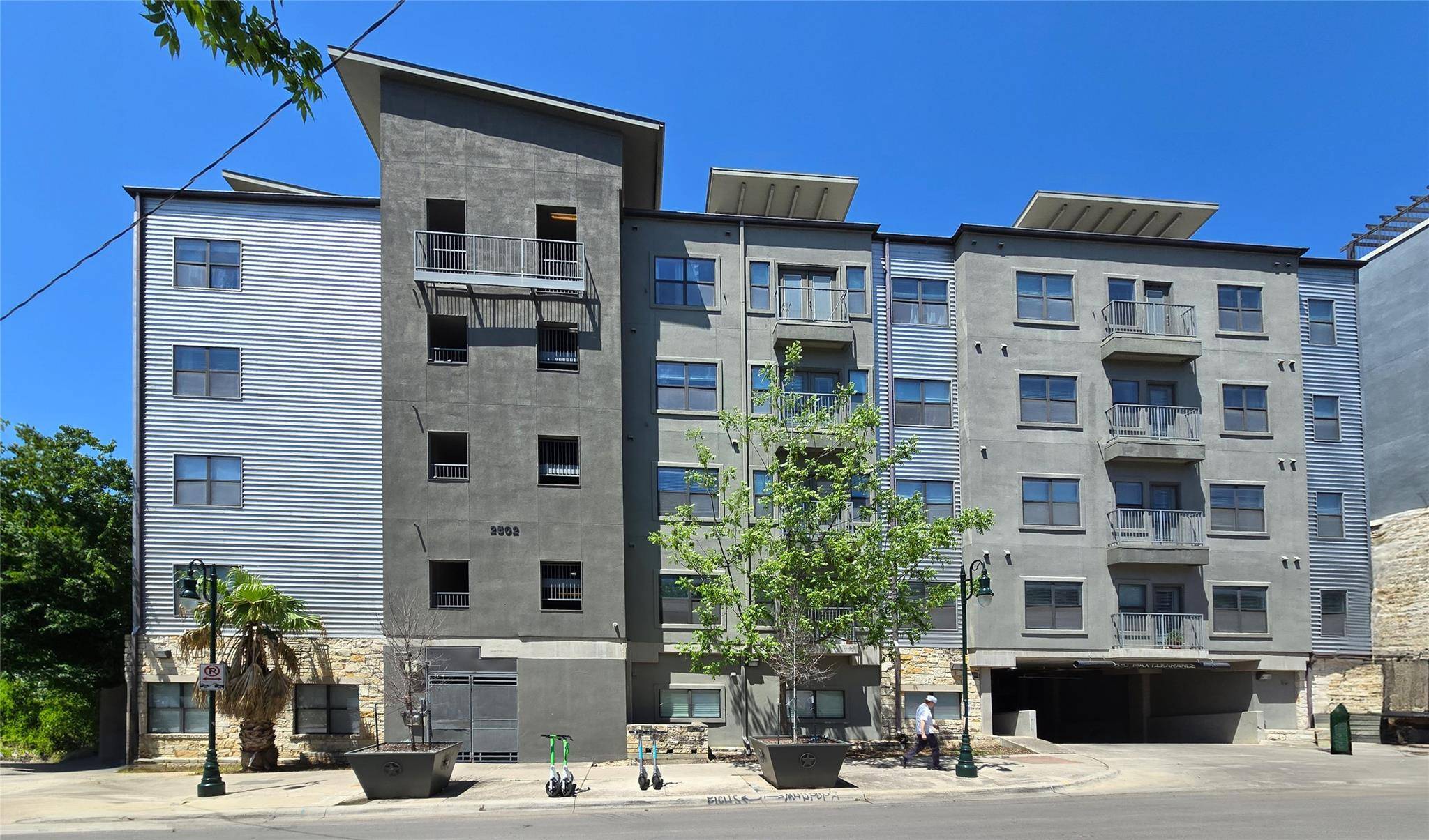 2502 Leon ST #305, Austin, TX 78705