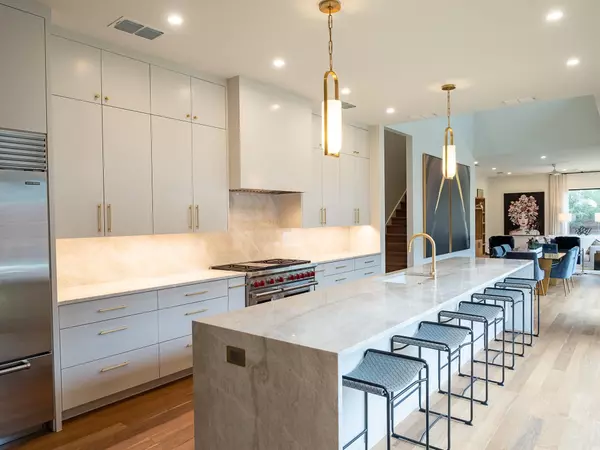 805 W Live Oak ST, Austin, TX 78704