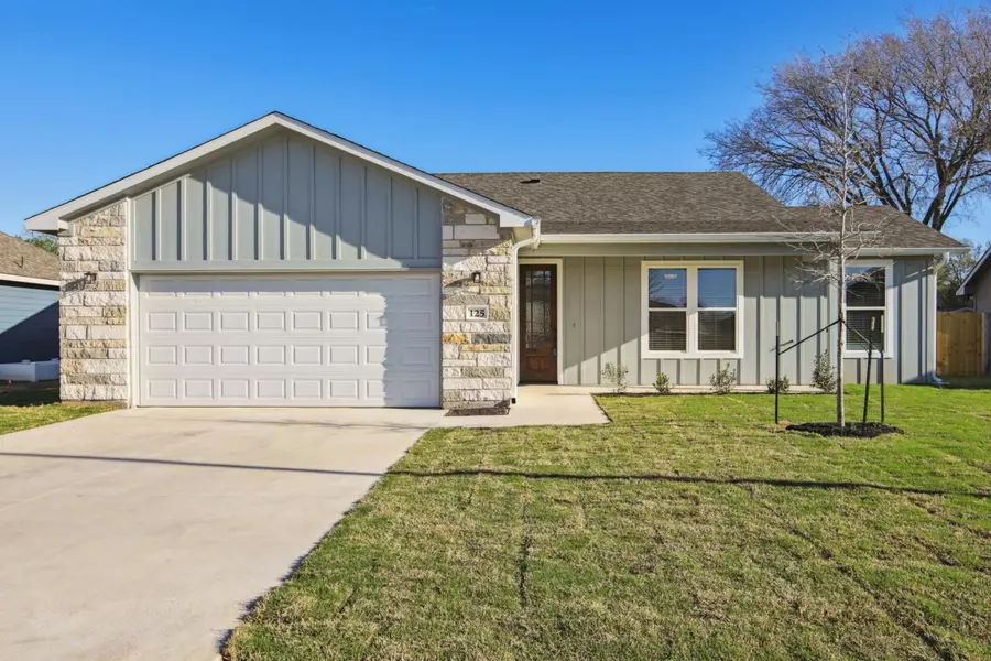 125 Callie ST, Smithville, TX 78957