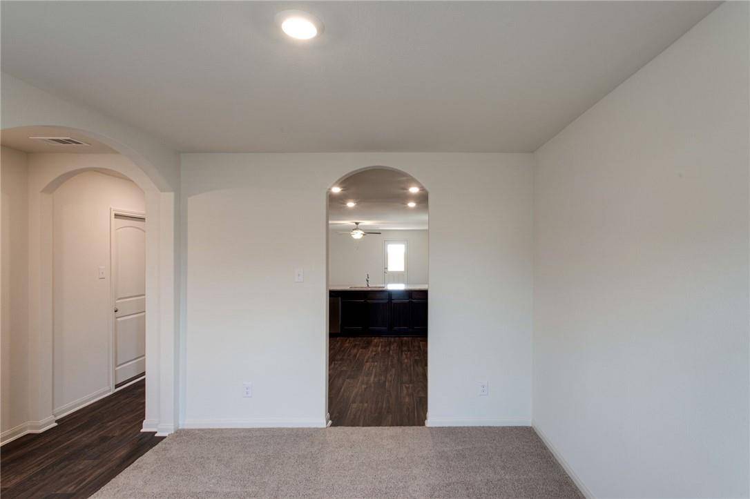Jarrell, TX 76537,196 Allington CIR