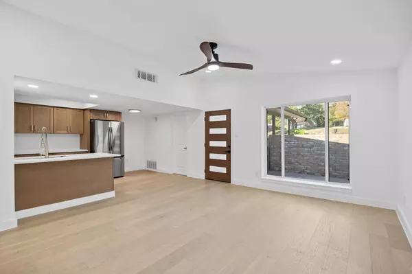 Austin, TX 78741,1905 Cedar Ridge DR #A