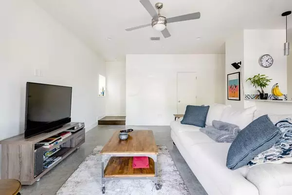 Austin, TX 78741,2101 Montopolis DR #4