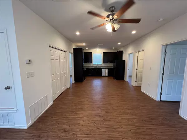 Lockhart, TX 78644,805 Hallie CV #B