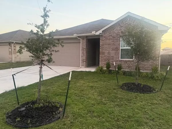307 Abbey LN, Lockhart, TX 78644