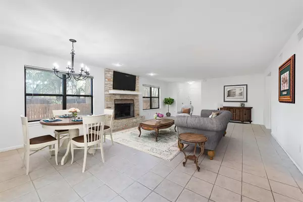 Austin, TX 78746,1504 Aquifer CV #A