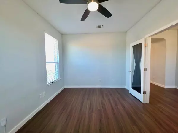 Taylor, TX 76574,1005 Estes PARK