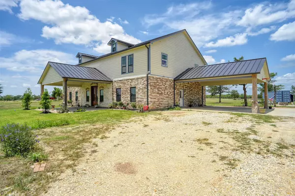 Waelder, TX 78959,626 Sparta Field RD