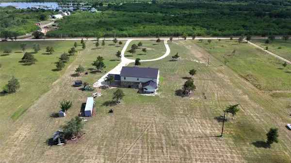 Waelder, TX 78959,626 Sparta Field RD