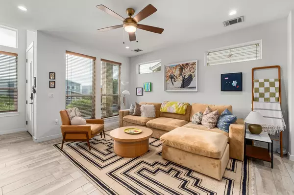 Austin, TX 78721,5202 Rob Scott ST