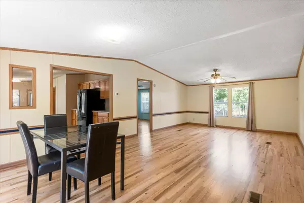 Liberty Hill, TX 78642,208 Purser ST