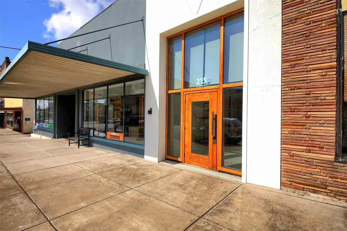 Taylor, TX 76574,215 N Main ST