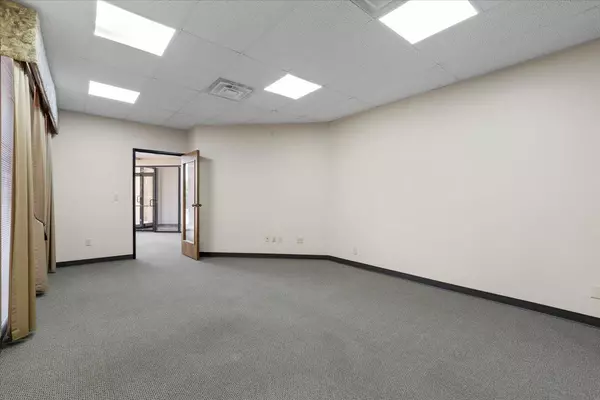 Round Rock, TX 78681,16333 S Great Oaks DR #100