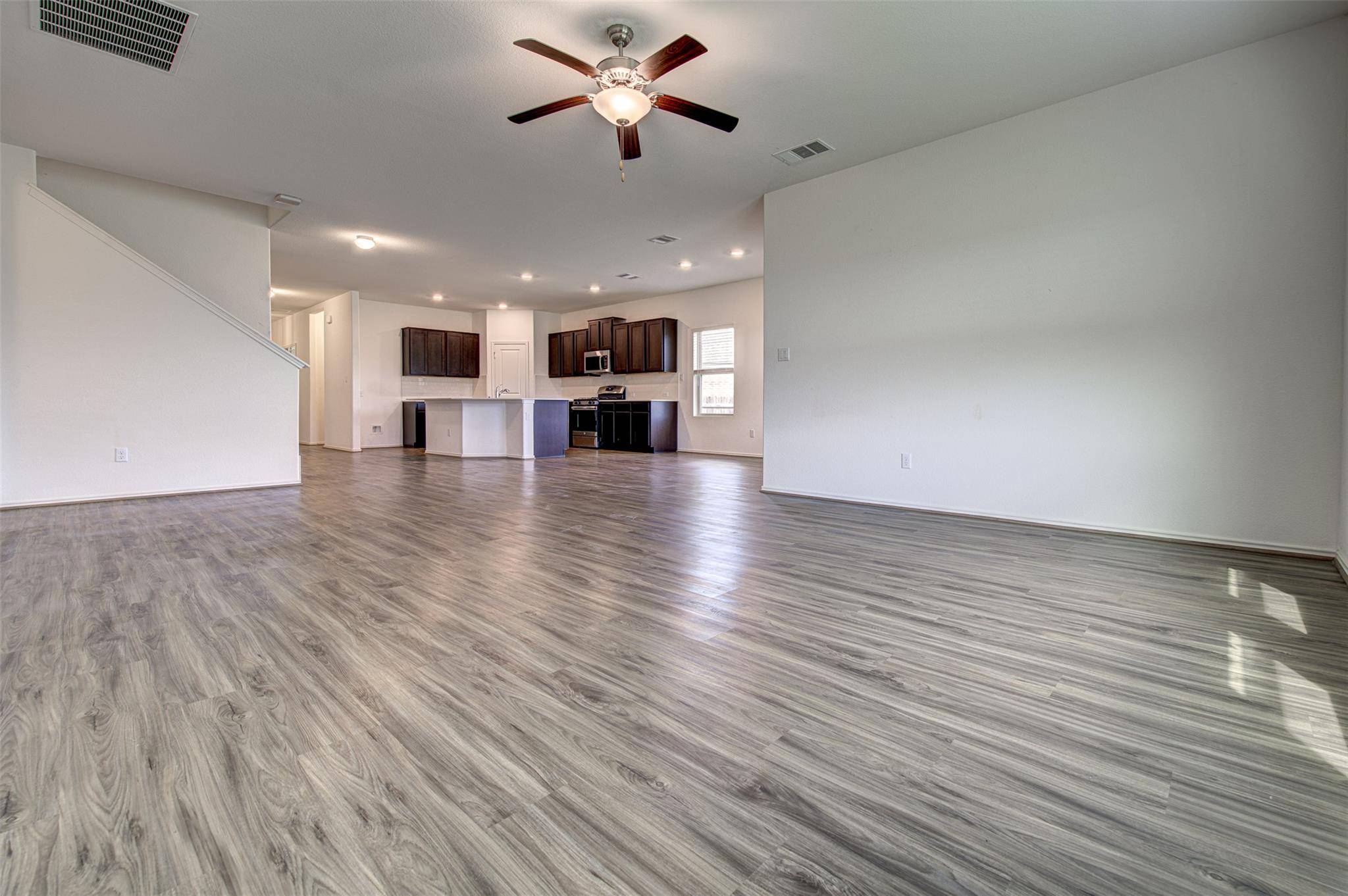 Bastrop, TX 78602,102 George Kimble CV