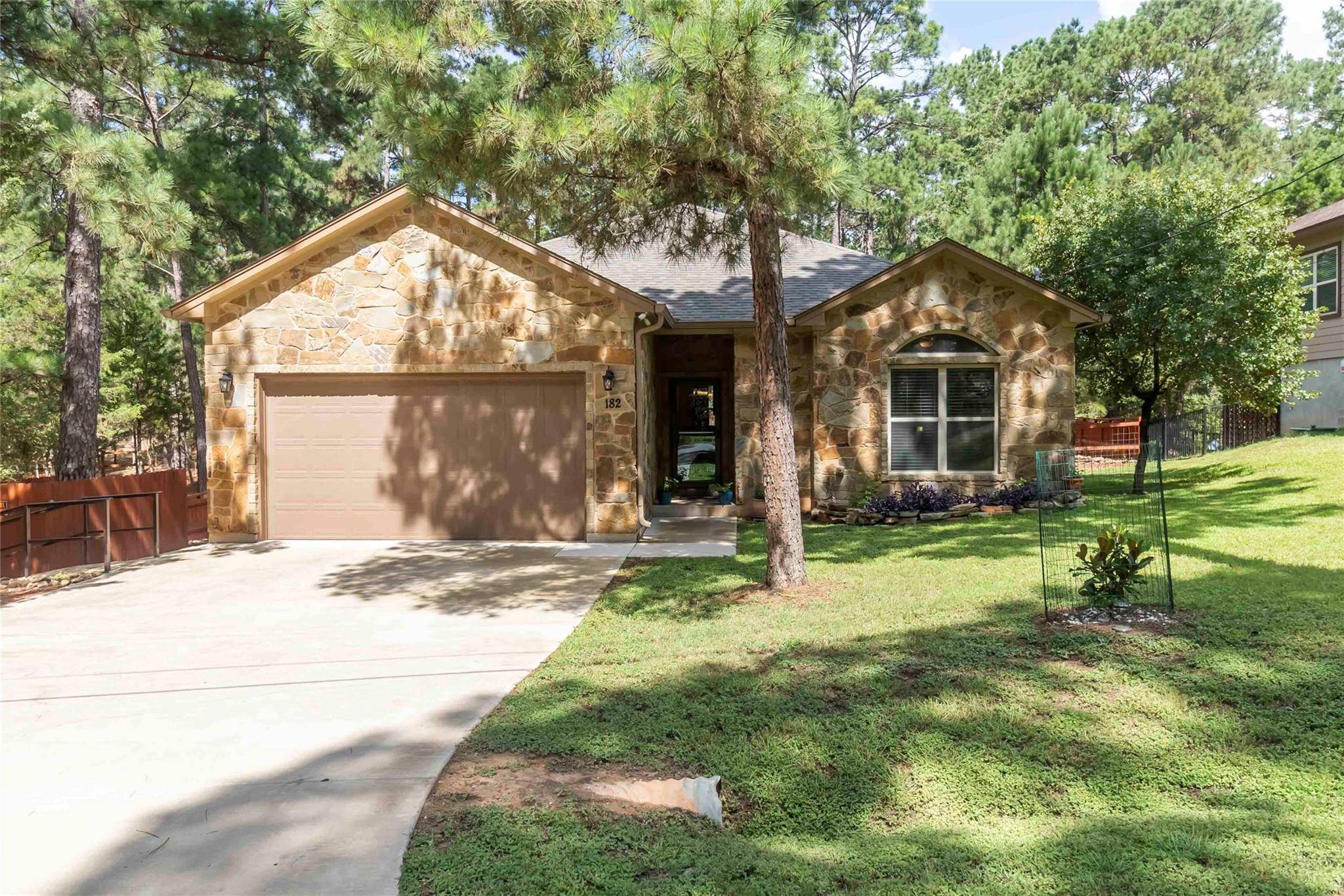 Bastrop, TX 78602,182 Papawai DR