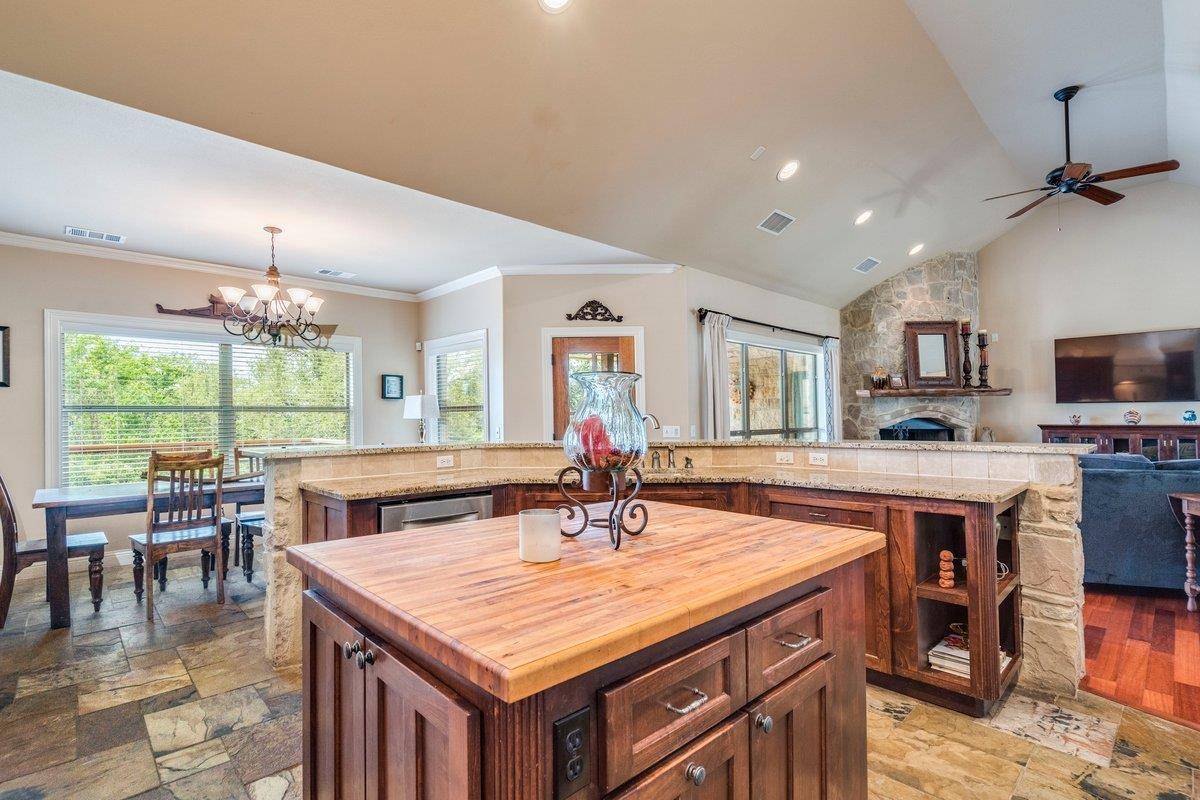 Dripping Springs, TX 78620,421 Huck Finn TRL