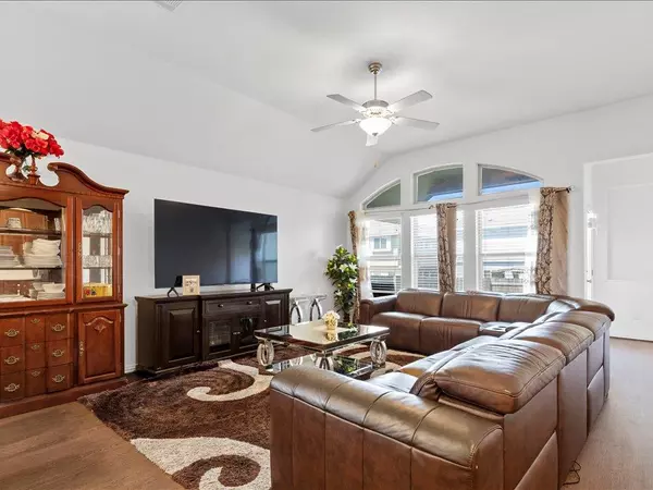 Kyle, TX 78640,693 Spinnaker LOOP