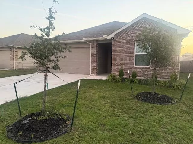 307 Abbey LN, Lockhart, TX 78644