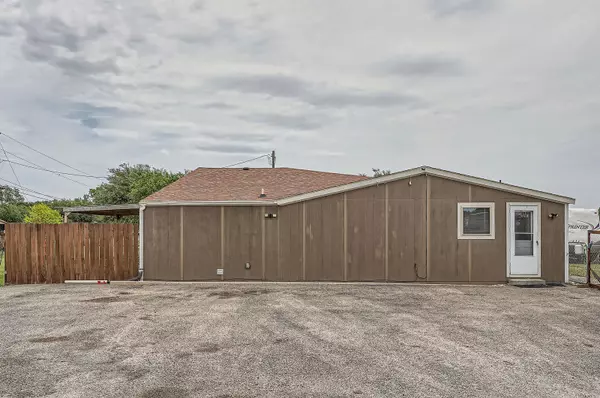 Maxwell, TX 78656,27 Blake RD