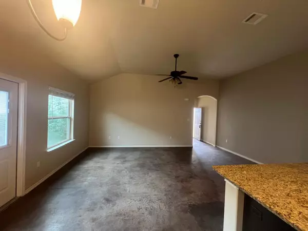Buda, TX 78610,311 Joanne LOOP #B