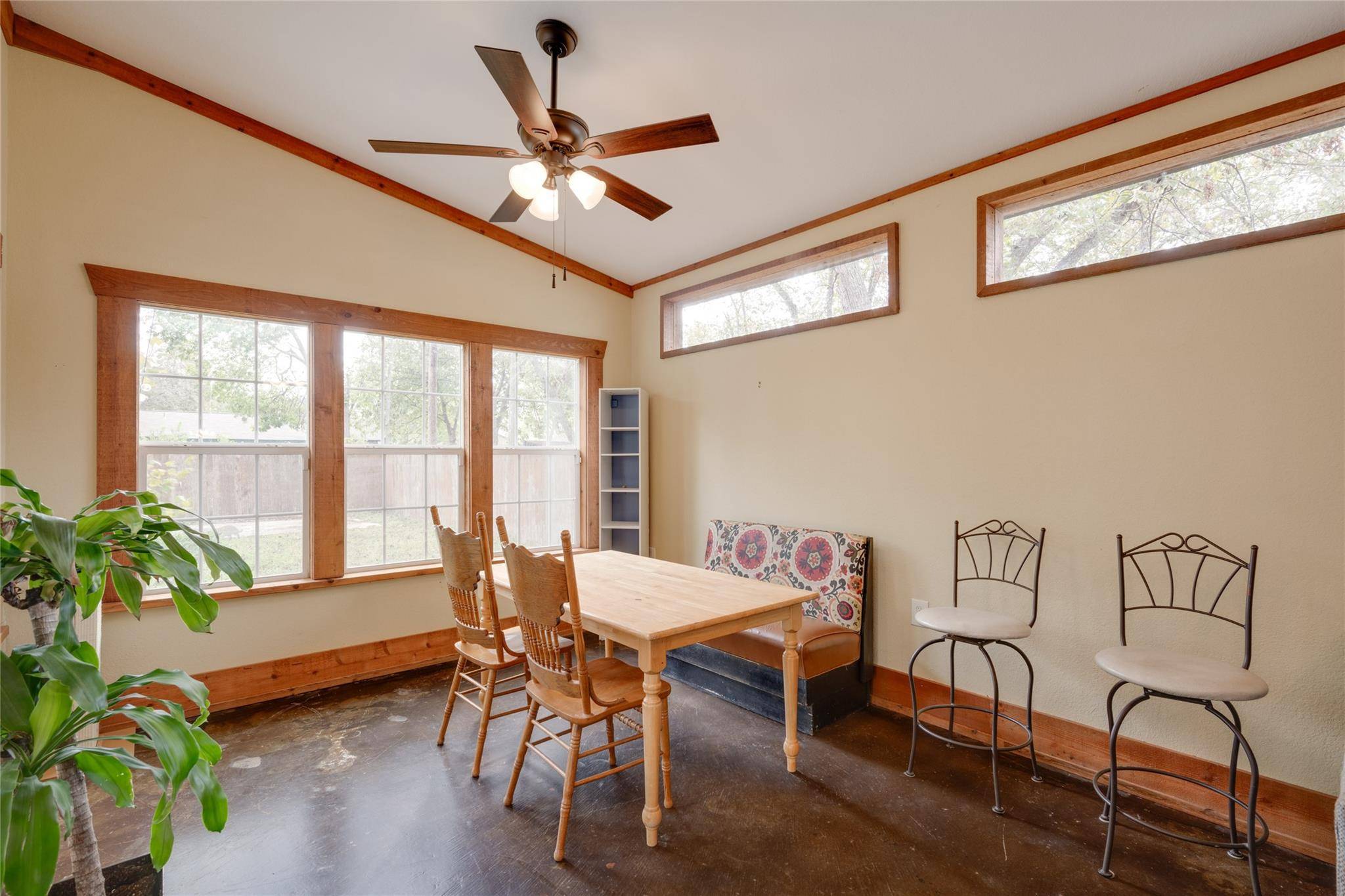 San Marcos, TX 78666,806 Barbara DR