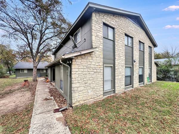 200 Concho ST #C, Lockhart, TX 78644