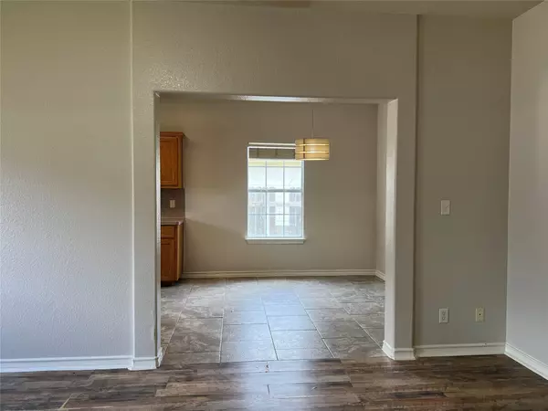 Thrall, TX 76578,303 Lydia LN