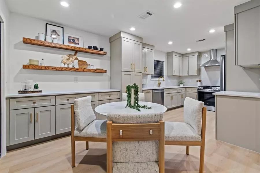 5102 Summerset TRL, Austin, TX 78749
