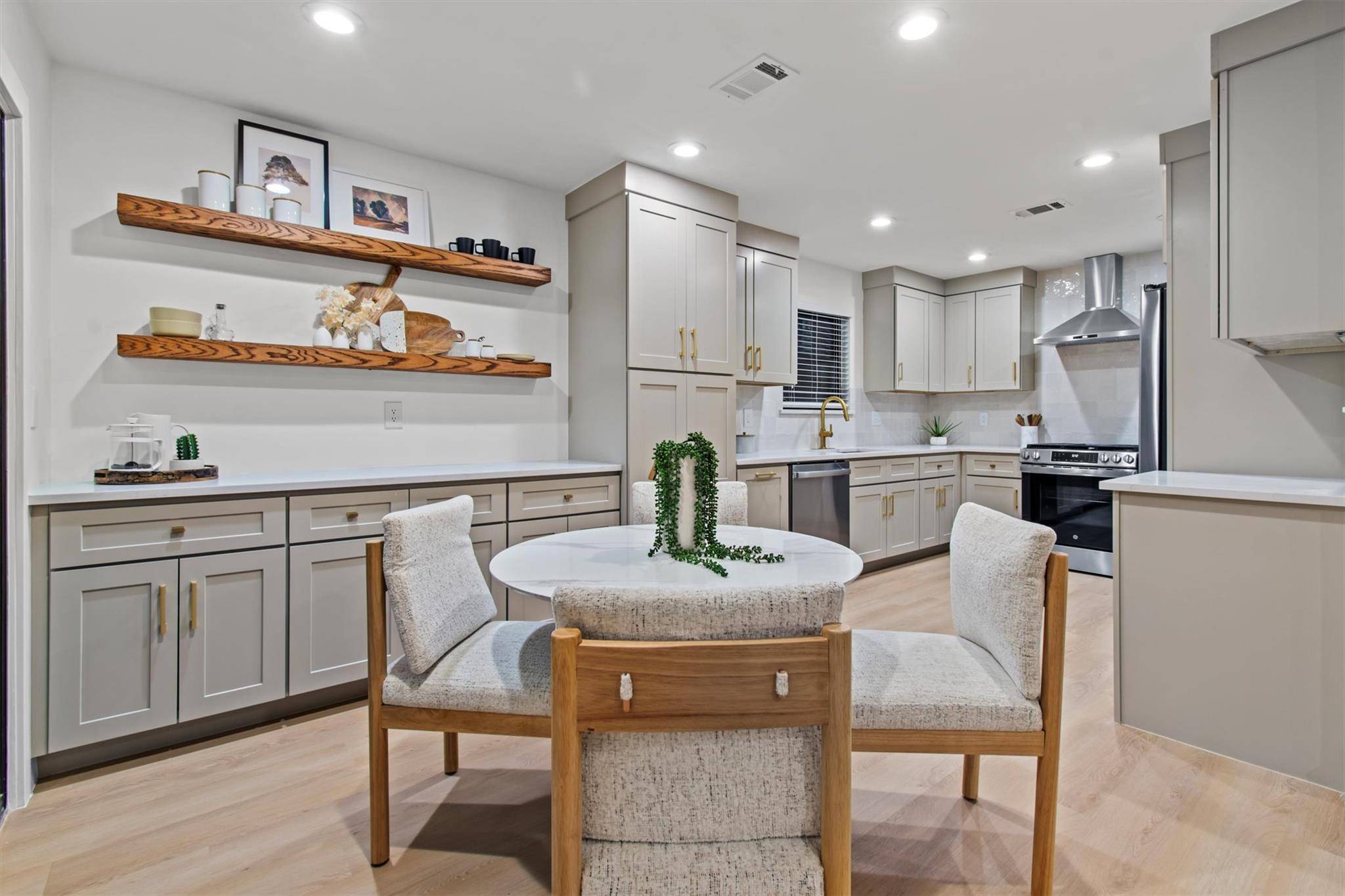 5102 Summerset TRL, Austin, TX 78749