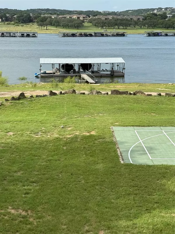 20812 E Lakeshore DR, Spicewood, TX 78669