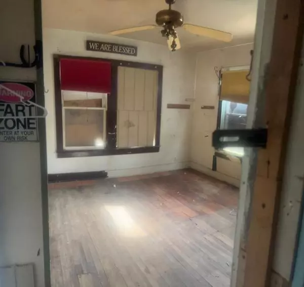 Burnet, TX 78611,904 S Pierce ST