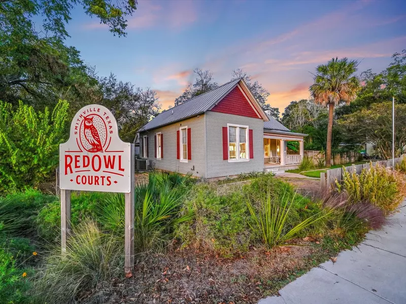 300 Garwood ST, Smithville, TX 78957