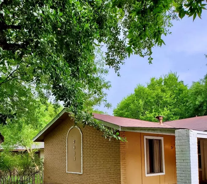 2411 Rockridge DR, Austin, TX 78744