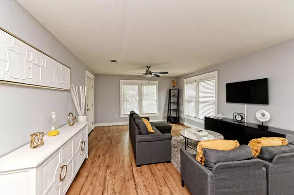 Austin, TX 78722,1906 E 21st ST