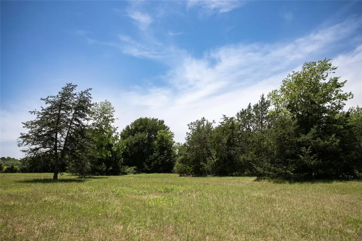 Brenham, TX 77833,5427 Mustang RD
