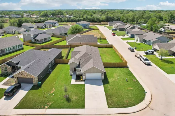 Smithville, TX 78957,118 Callie ST