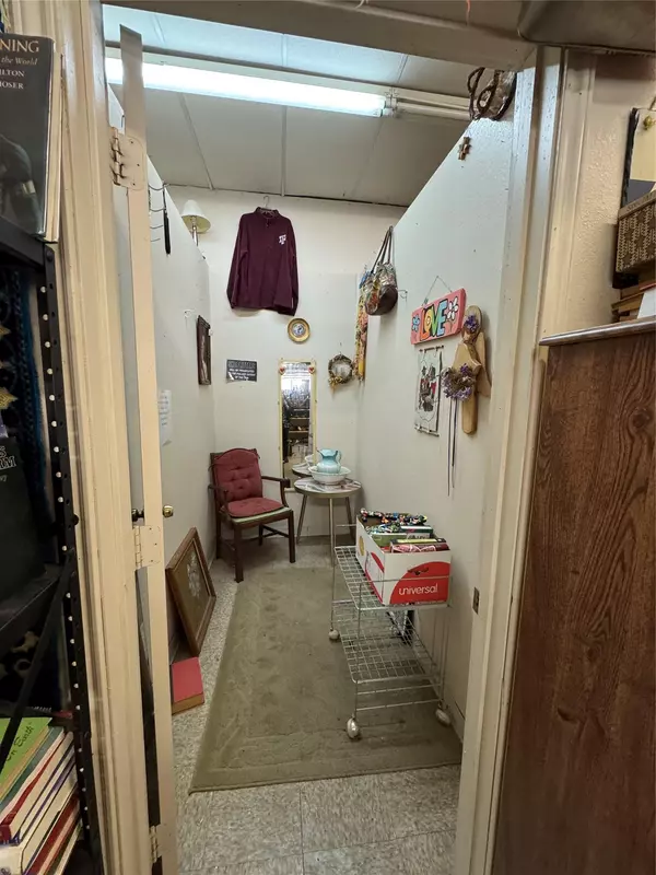 Weimar, TX 78962,129 Post Office St E