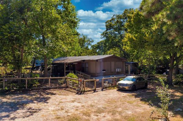 126 Ash ST, Bastrop, TX 78692