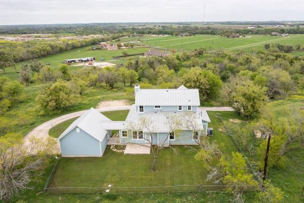 135 Gabriel Mdws DR, Hutto, TX 78634