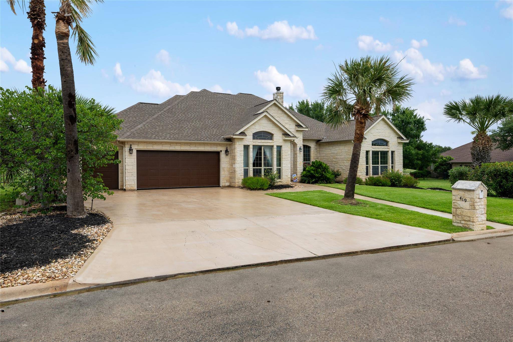 Meadowlakes, TX 78654,419 Firestone DR