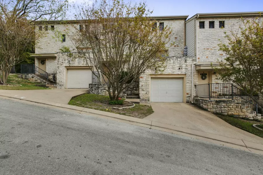 9201 Simmons RD #118, Austin, TX 78759