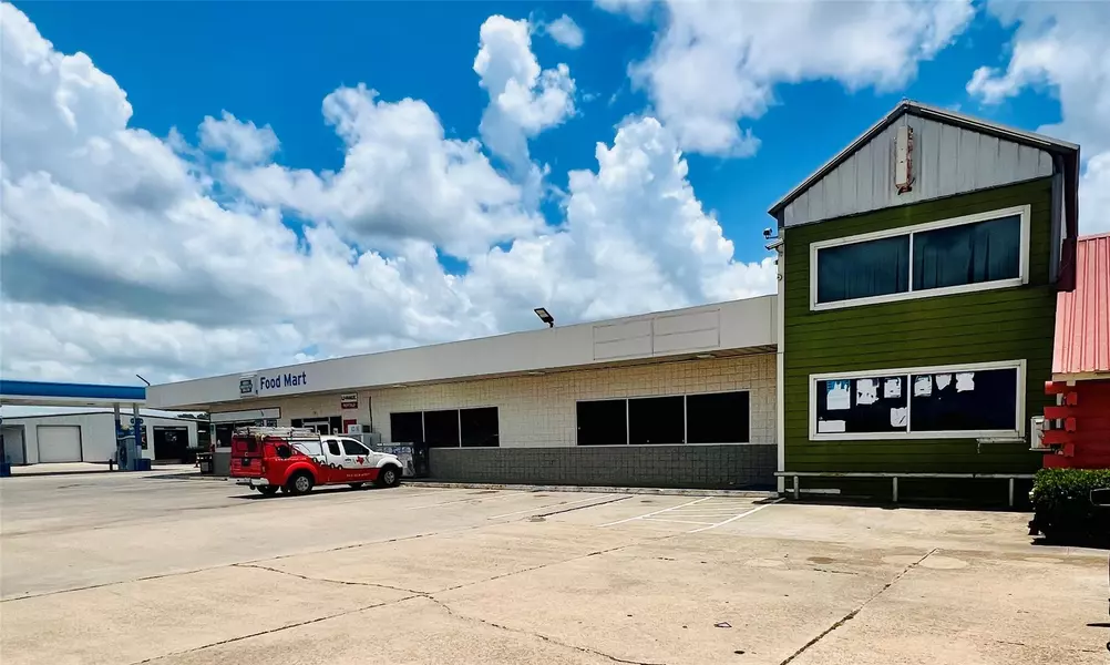 719 Highway 71 W #100, Smithville, TX 78957